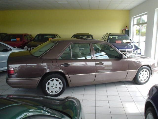 Mercedes-Benz E 220 E 124*1HAND!*KLIMA*SD* Scheckheft!