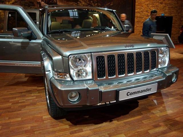 Jeep Commander Overland 3.0 CRD Automatik, 160 kW (218 PS), Autom. 5-Gang, 4x4