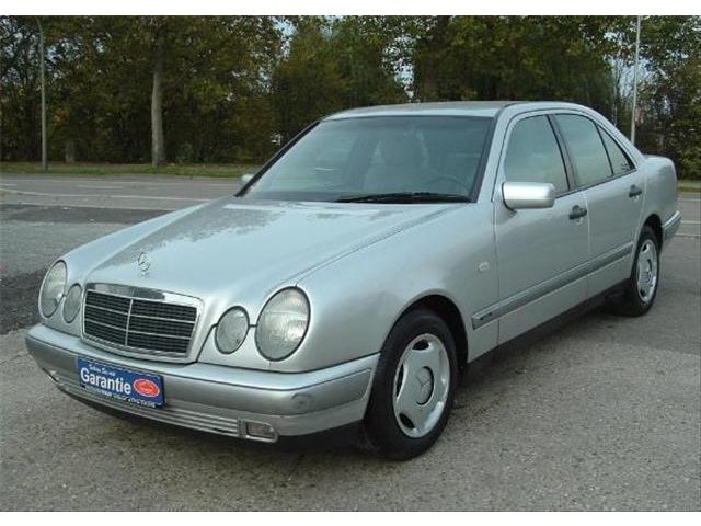 Mercedes-Benz E 220 D W210 CLASSIC KLIMA EURO 2 KAT AUTOMATIK